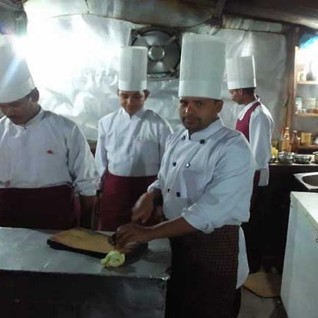 hotel uttarakhand kausani Exteriör bild