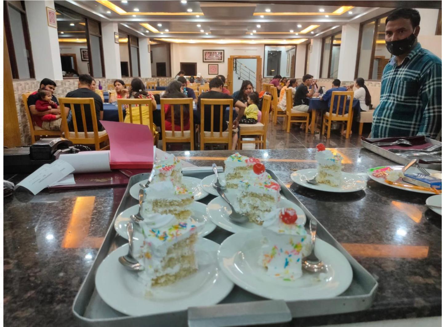 hotel uttarakhand kausani Exteriör bild